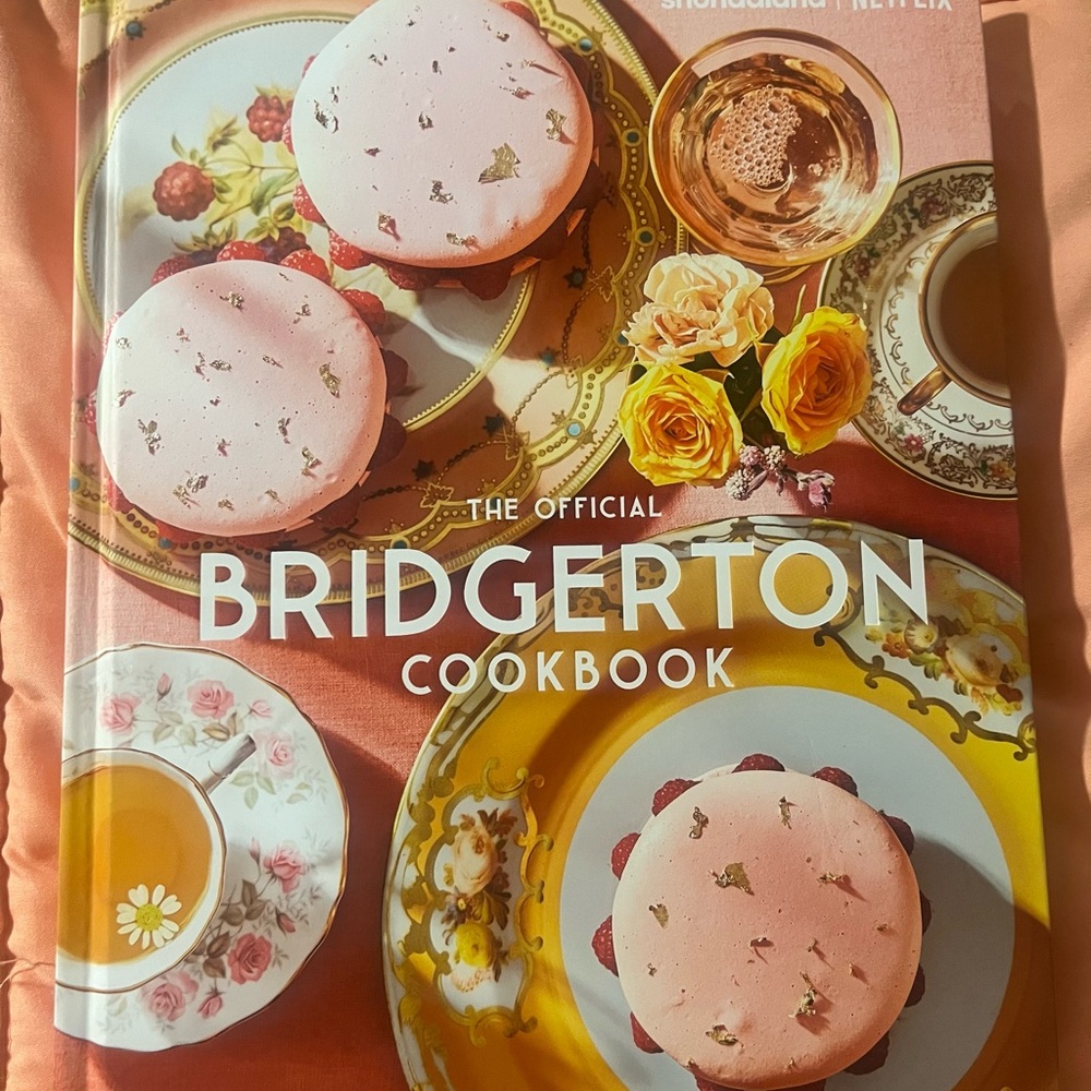 The Official Bridgerton Cookbook 🐝